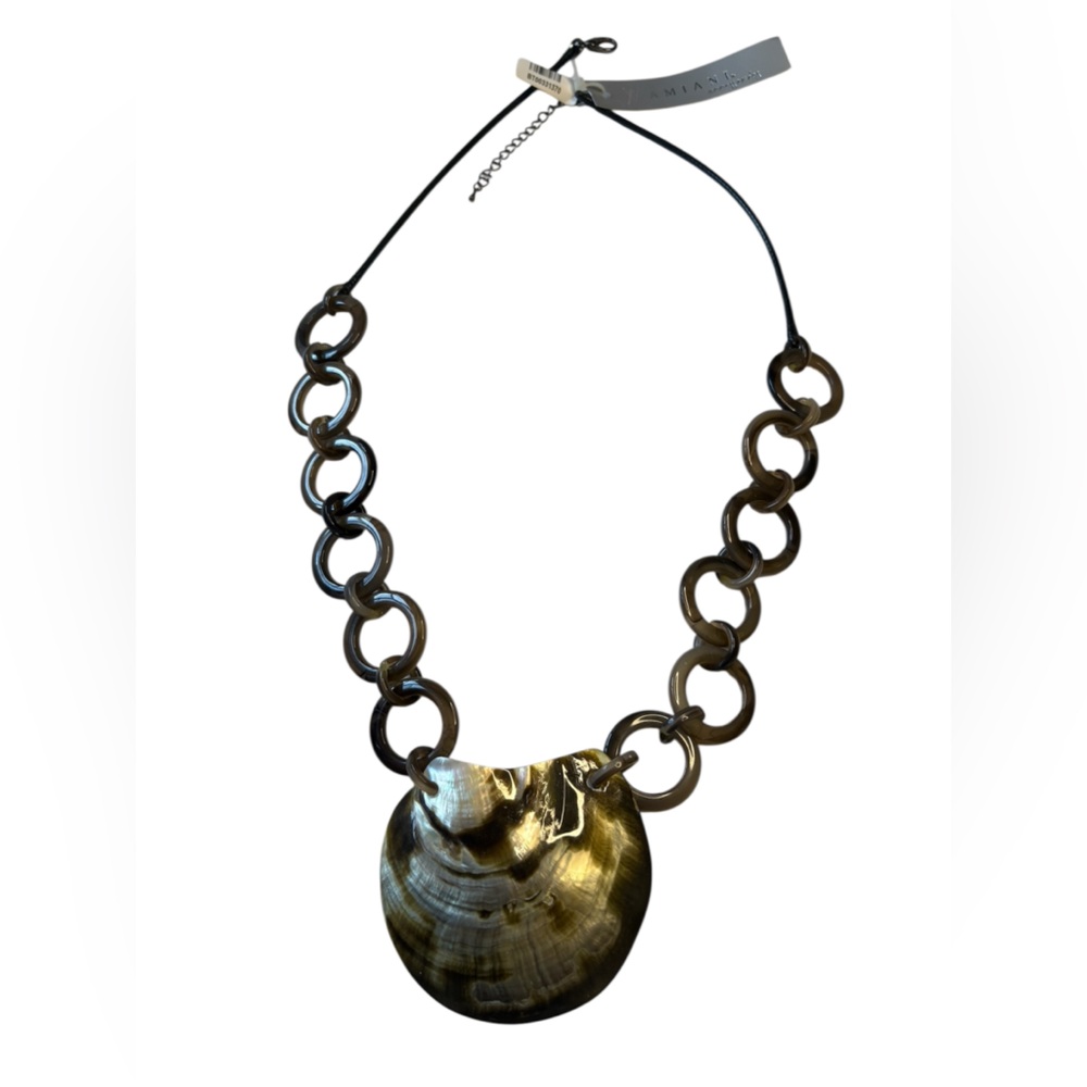 AMIANI Mother of Pearl Statement Necklace - NWT